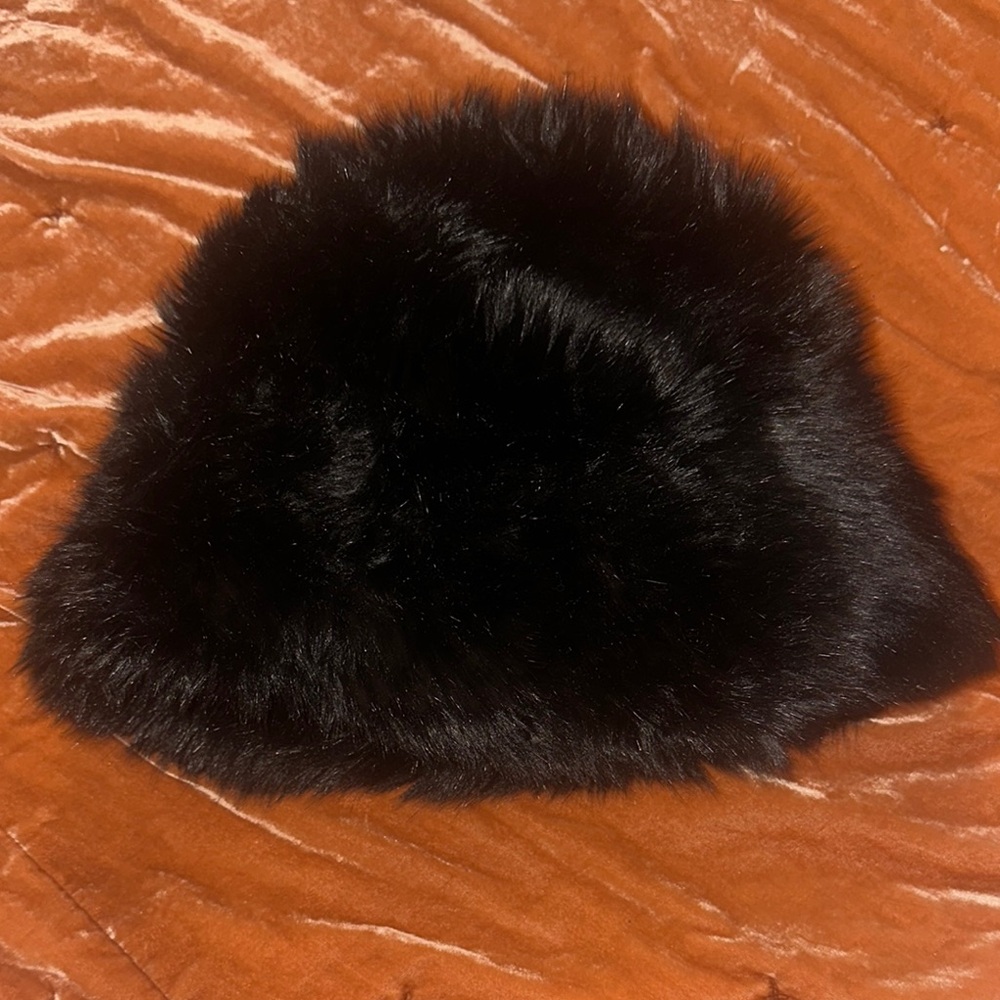 Women’s Elegant Black Faux Fur Hat